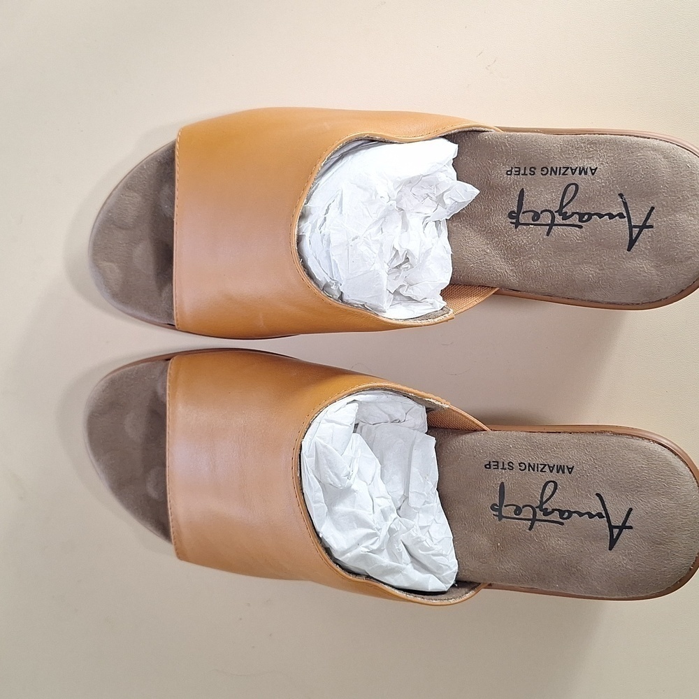 Amazing Step Tan Leather Wedge Mules - Picture 6 of 12